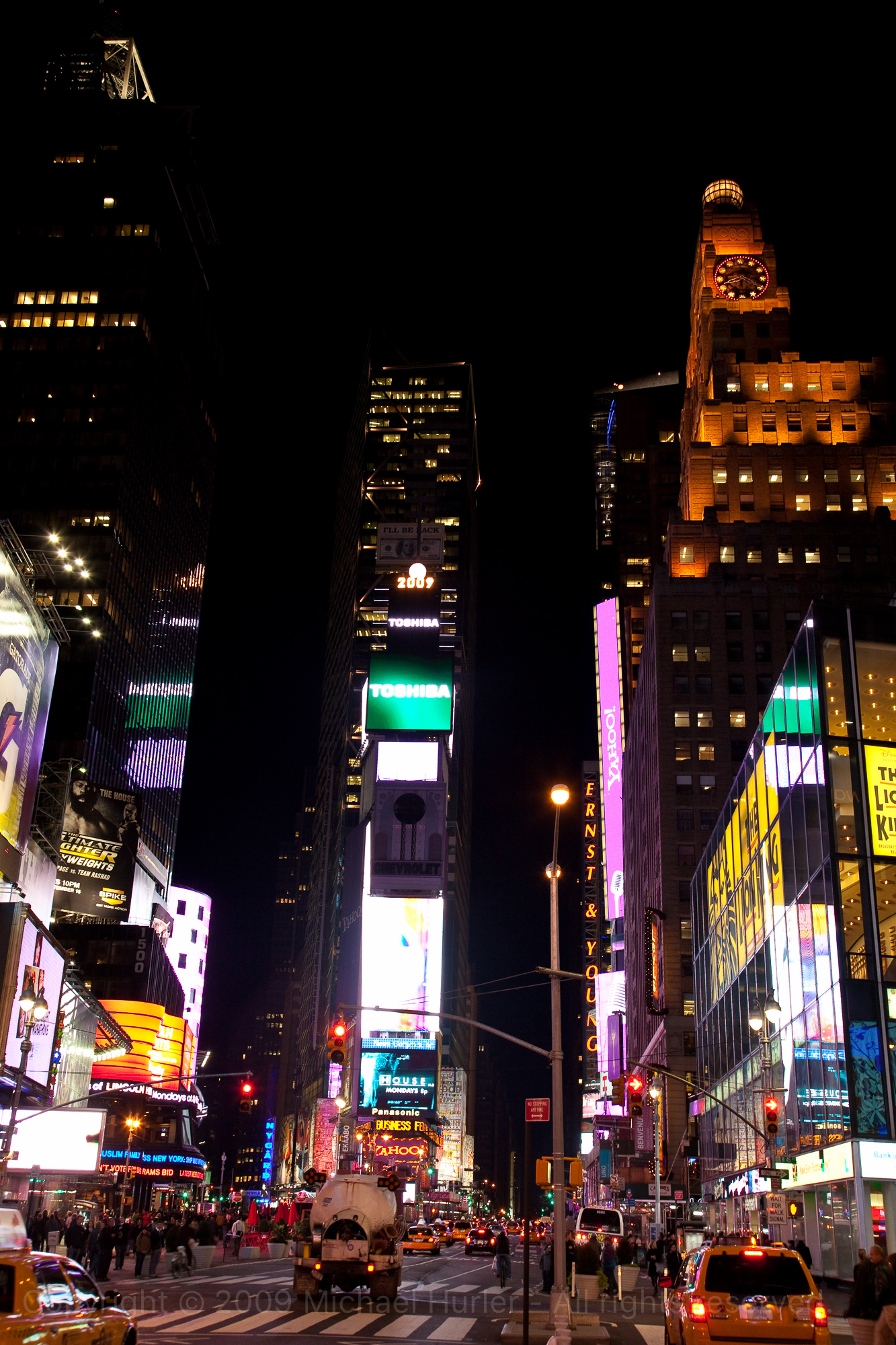 13.10.2009, New York und Chicago, Am Times Square by Night