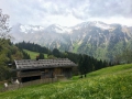 16.05.2016, Oberstdorf Weg zum historischen Dorf Gerstruben