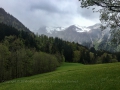 16.05.2016, Oberstdorf Weg zum historischen Dorf Gerstruben